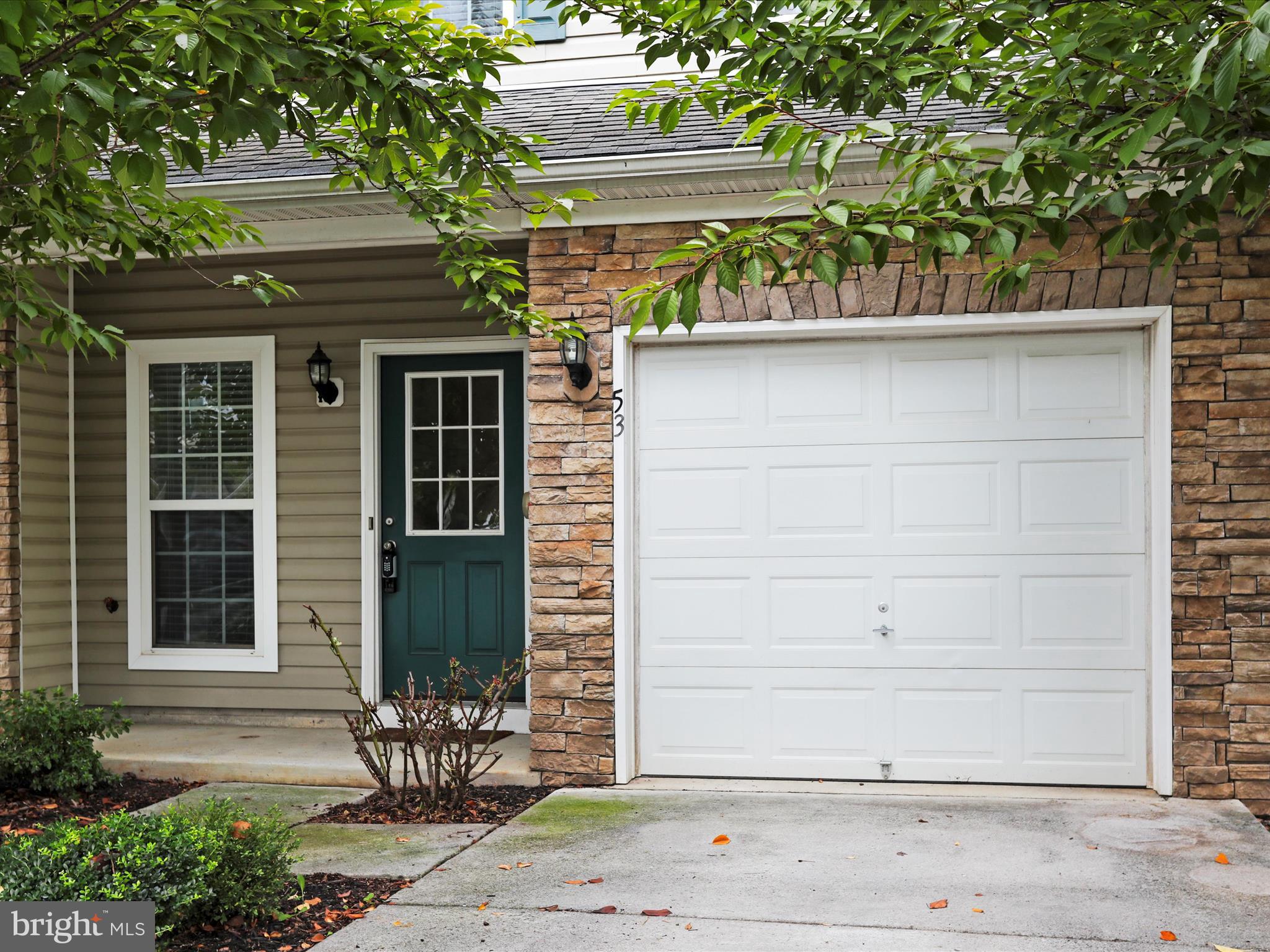 53 Ran Rue Drive Martinsburg, WV 25403 - Photo 5 of 38 Welcome Entrance