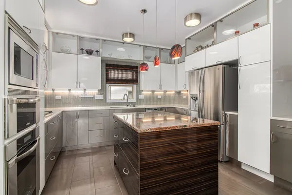 $379,900 | 425 West Washington Street, West Chicago, IL 60185