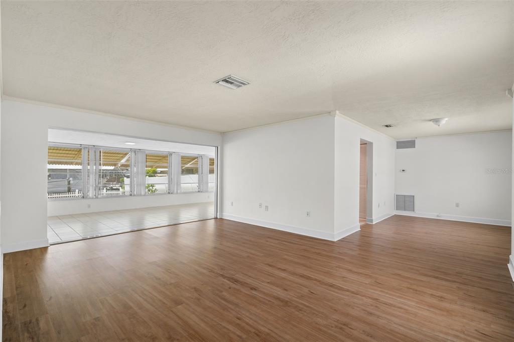 4608 Arlington Road Palmetto, FL 34221 - Photo 7 of 36