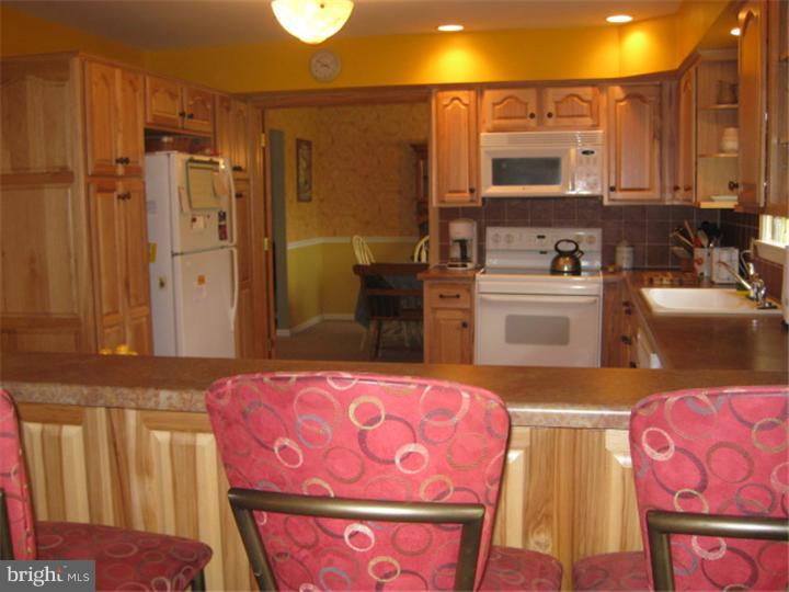431 Yoder Road Harleysville, PA 19438 - Photo 15 of 16 Kitchen