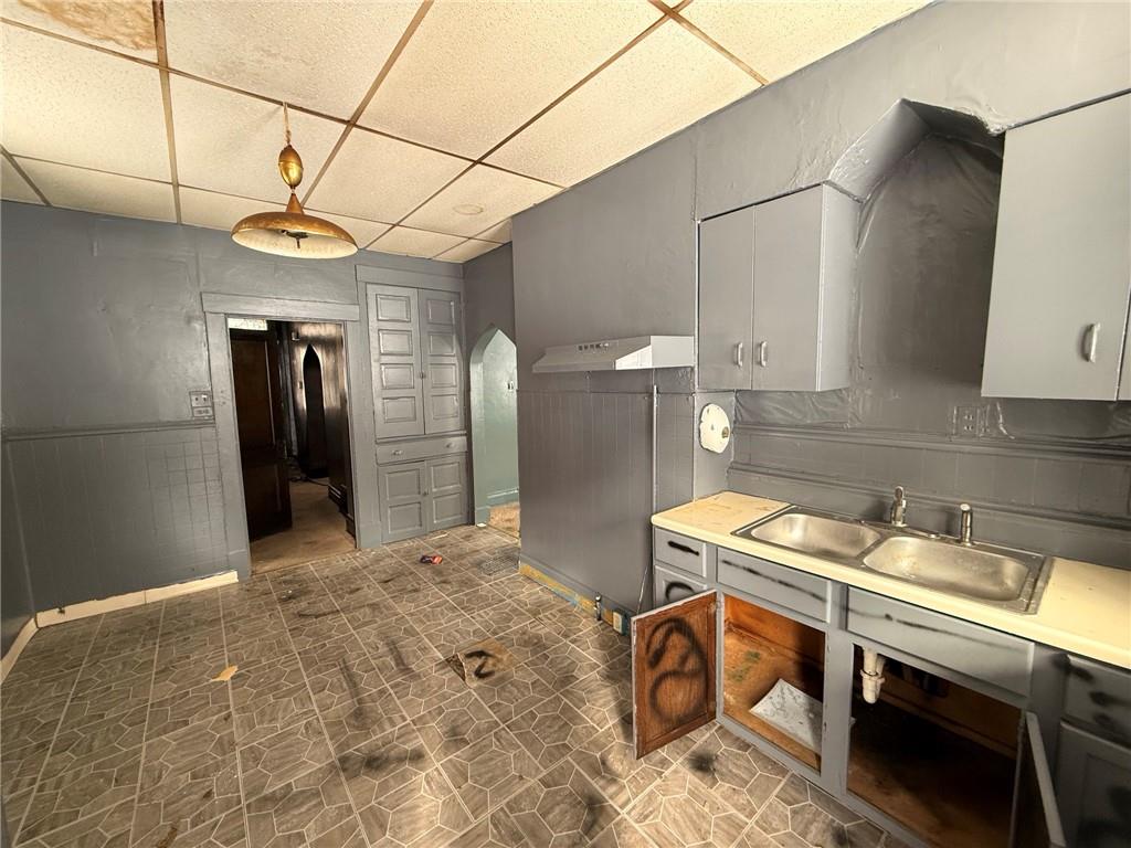 420 Parkwood Road Pittsburgh, PA 15210 - Photo 7 of 14