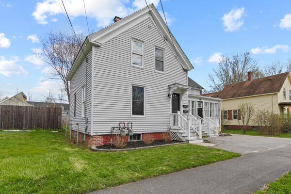 106 Haskell Street Westbrook, ME 04092 - Photo 3 of 39 017_o4Si