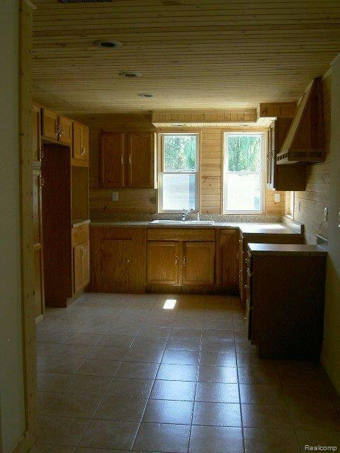 19780 Karr Road Belleville, MI 48111 - Photo 6 of 22 Kitchen