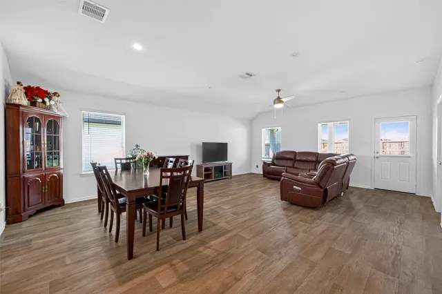 $2,300 | 7411 Canyon Stream Street, Richmond, TX 77469