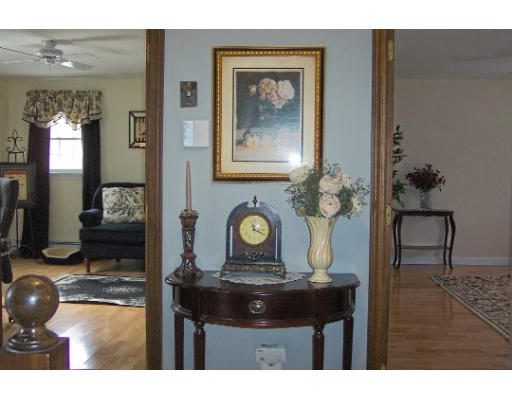 42 Sycamore Road Methuen, MA 01844 - Photo 8 of 10 Gallery Image 8
