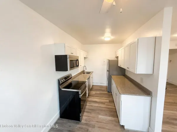 $2,050 | 720 Warren Street, Unit 2, Hudson, NY 12534