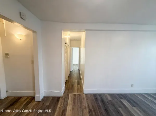 $2,050 | 720 Warren Street, Unit 2, Hudson, NY 12534