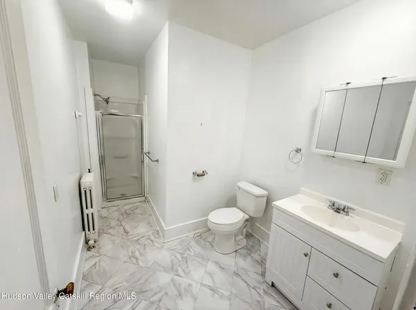 $2,050 | 720 Warren Street, Unit 2, Hudson, NY 12534