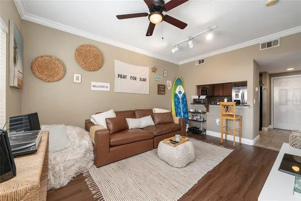 $225,000 | 1460 Northwest 3rd Place, Unit 212, Gainesville, FL 32603