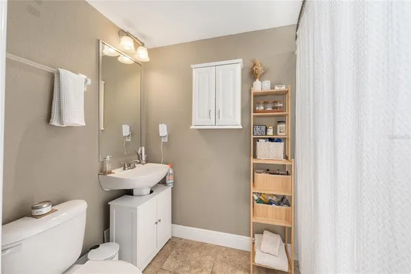 $225,000 | 1460 Northwest 3rd Place, Unit 212, Gainesville, FL 32603