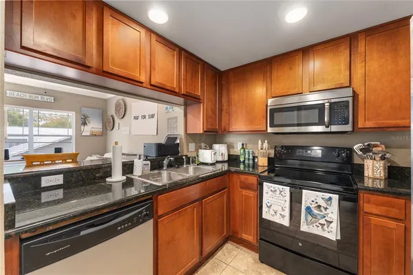 $225,000 | 1460 Northwest 3rd Place, Unit 212, Gainesville, FL 32603