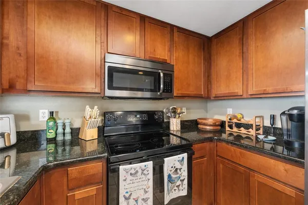 $225,000 | 1460 Northwest 3rd Place, Unit 212, Gainesville, FL 32603