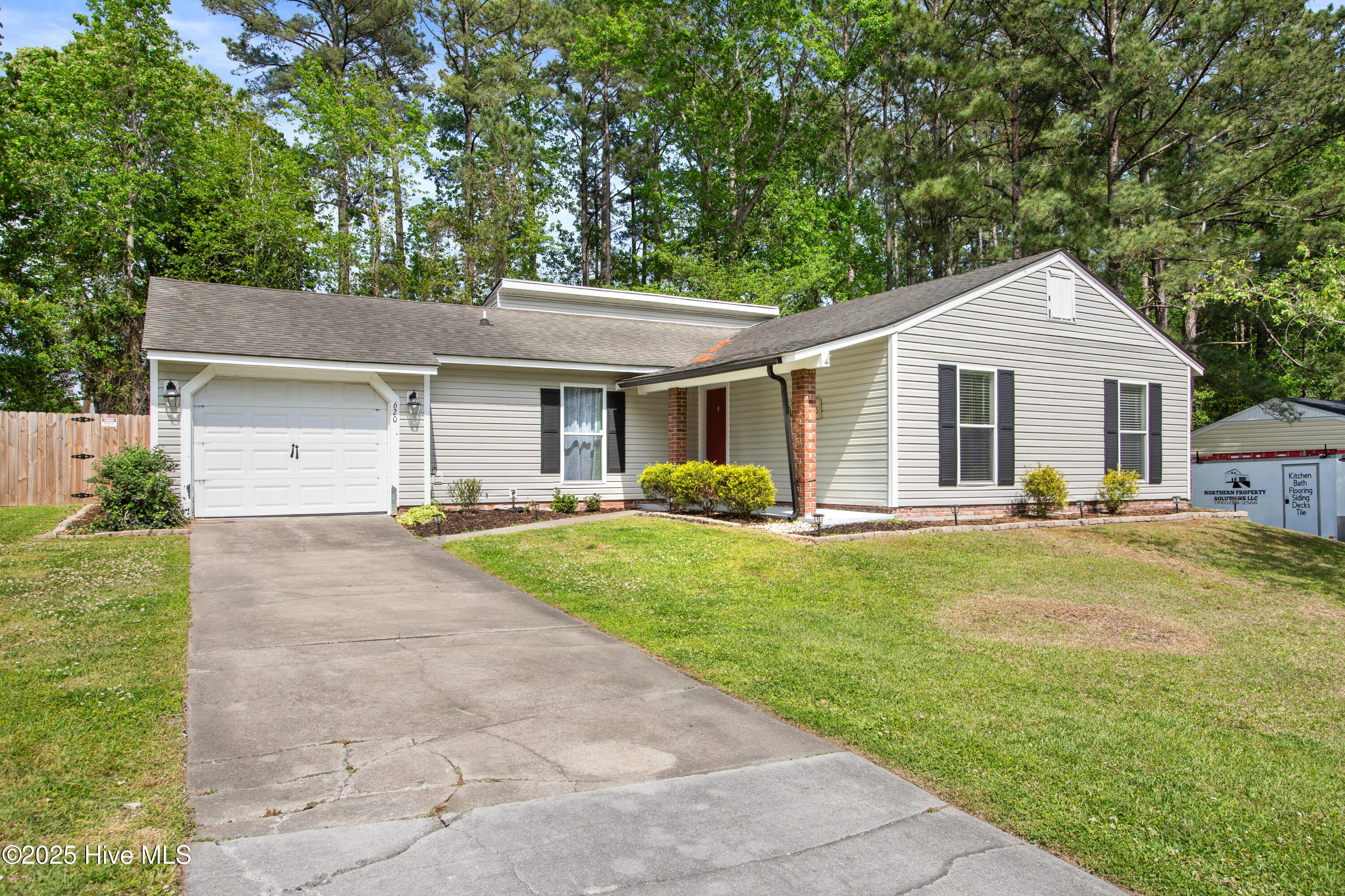 620 Shadowridge Road Jacksonville, NC 28546 - Photo 2 of 28
