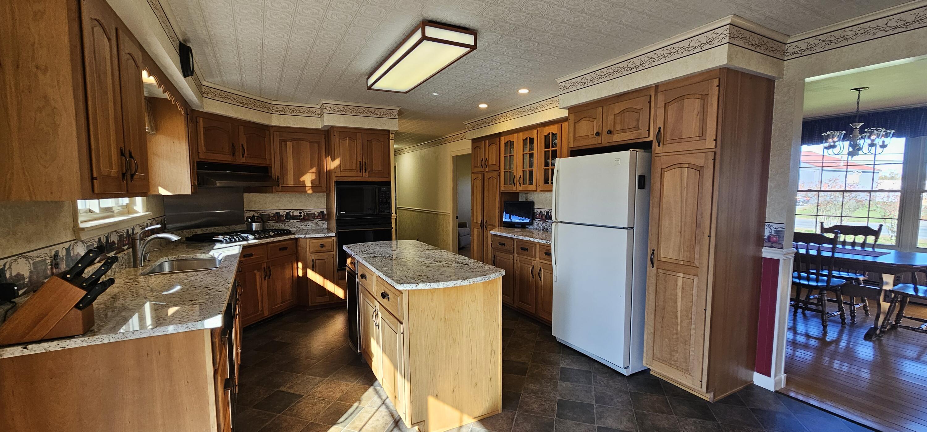 329 Neck Road Benton, ME 04901 - Photo 9 of 33 09.Kitchen