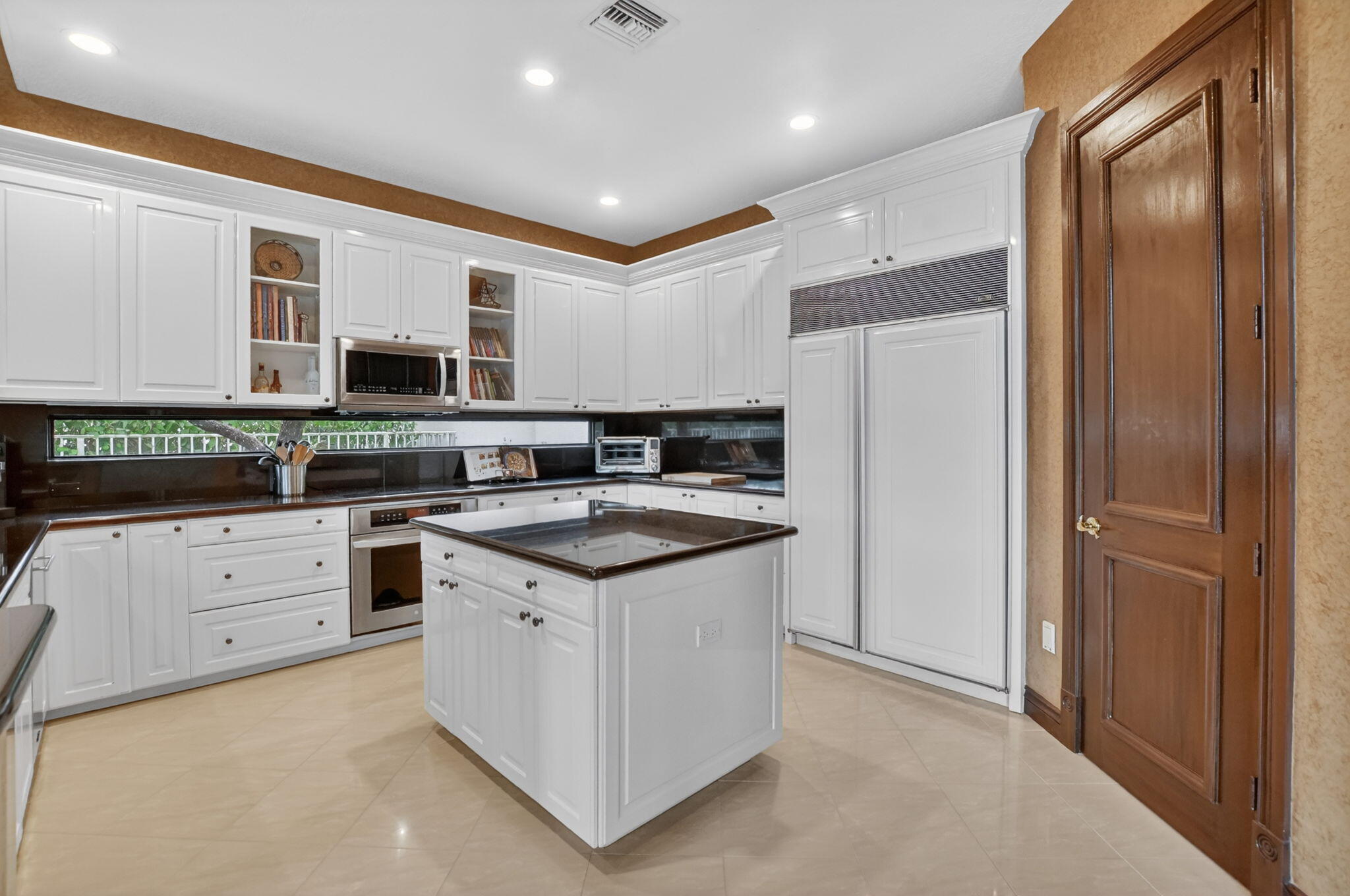 19220 Fox Landing Drive Boca Raton, FL 33434 - Photo 10 of 58 18-web-or-mls-DSC_3024