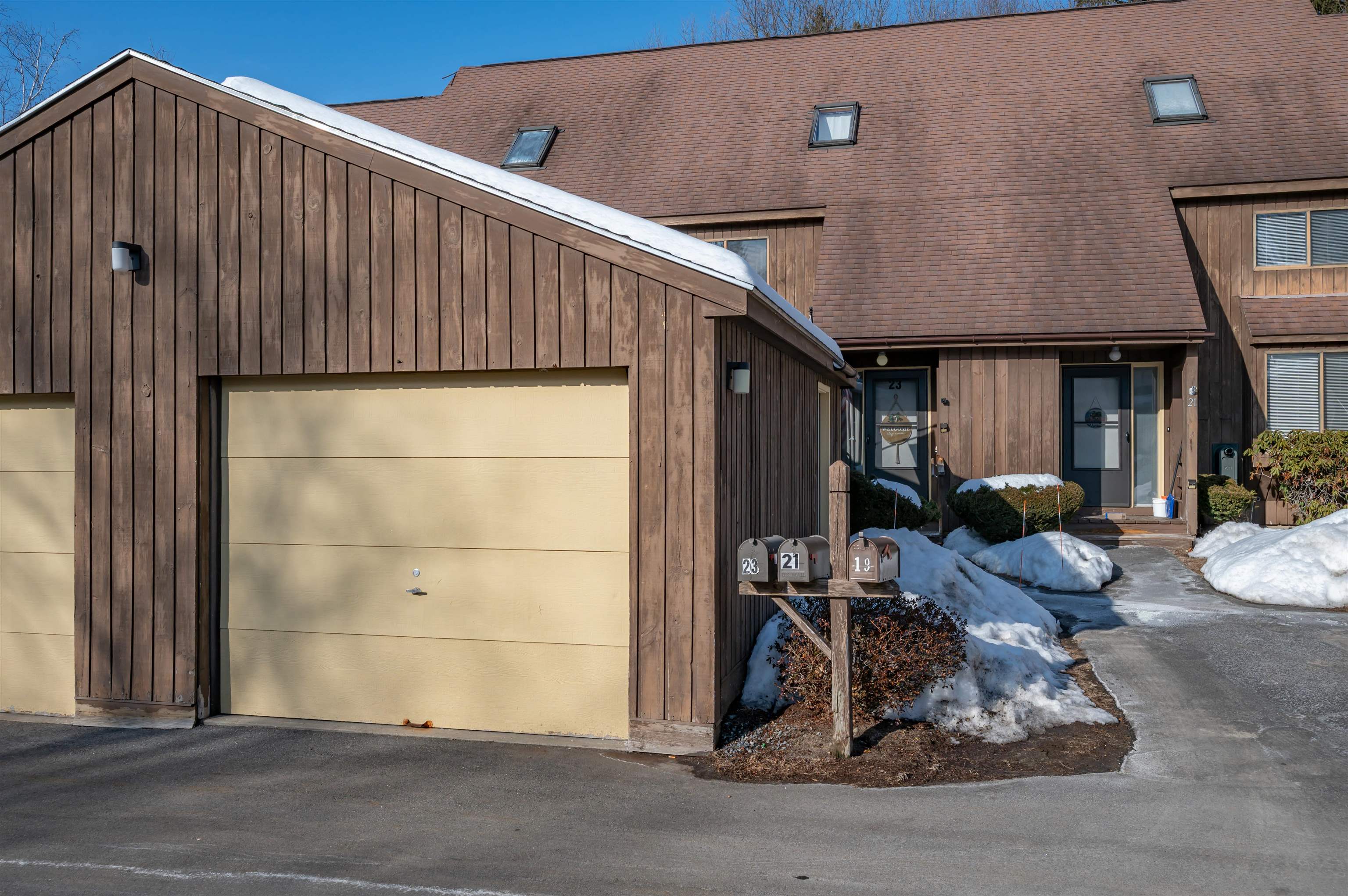 23 Spring Cove Road, Unit 23 Nashua, NH 03062 - Photo 2 of 27 Gallery Image 2