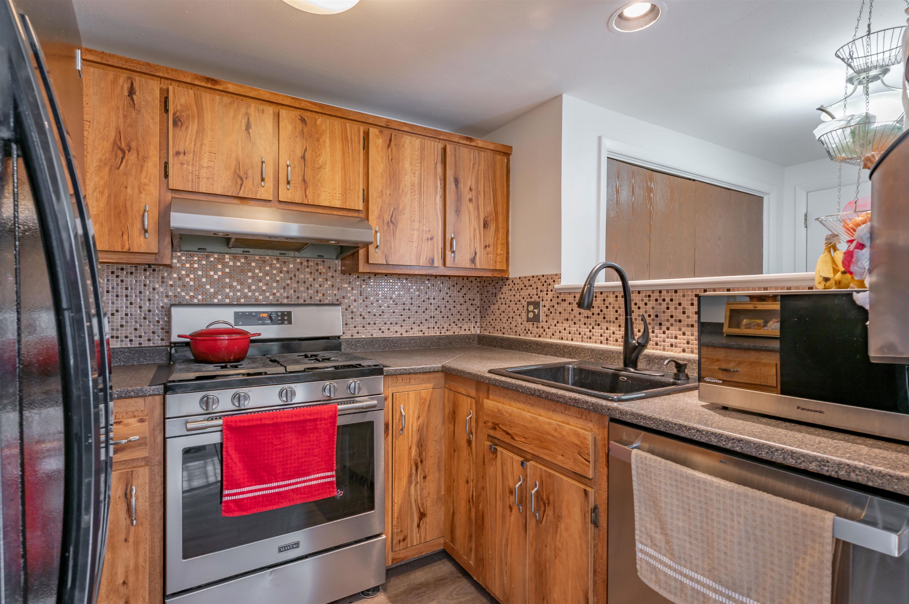 23 Spring Cove Road, Unit 23 Nashua, NH 03062 - Photo 10 of 27 Gallery Image 10