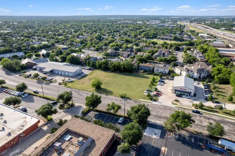 $1,000,000 | 330 Old W Drive, Round Rock, TX 78681