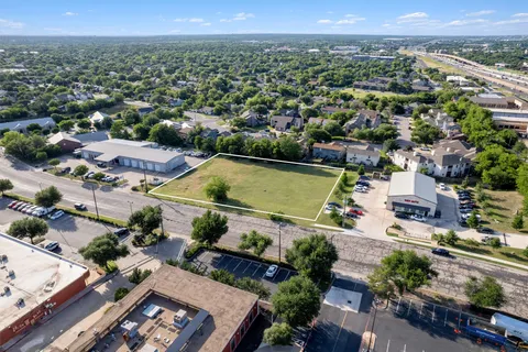 $1,000,000 | 330 Old W Drive, Round Rock, TX 78681