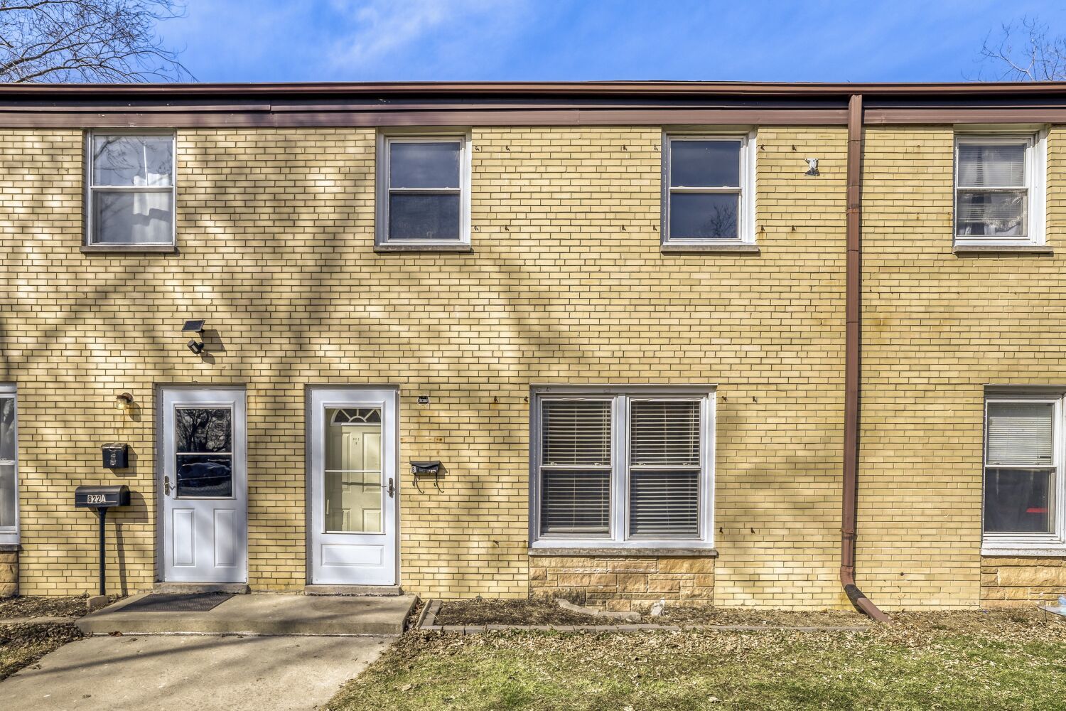 822 Colonial Drive, Unit B Wheeling, IL 60090 - Photo 2 of 21