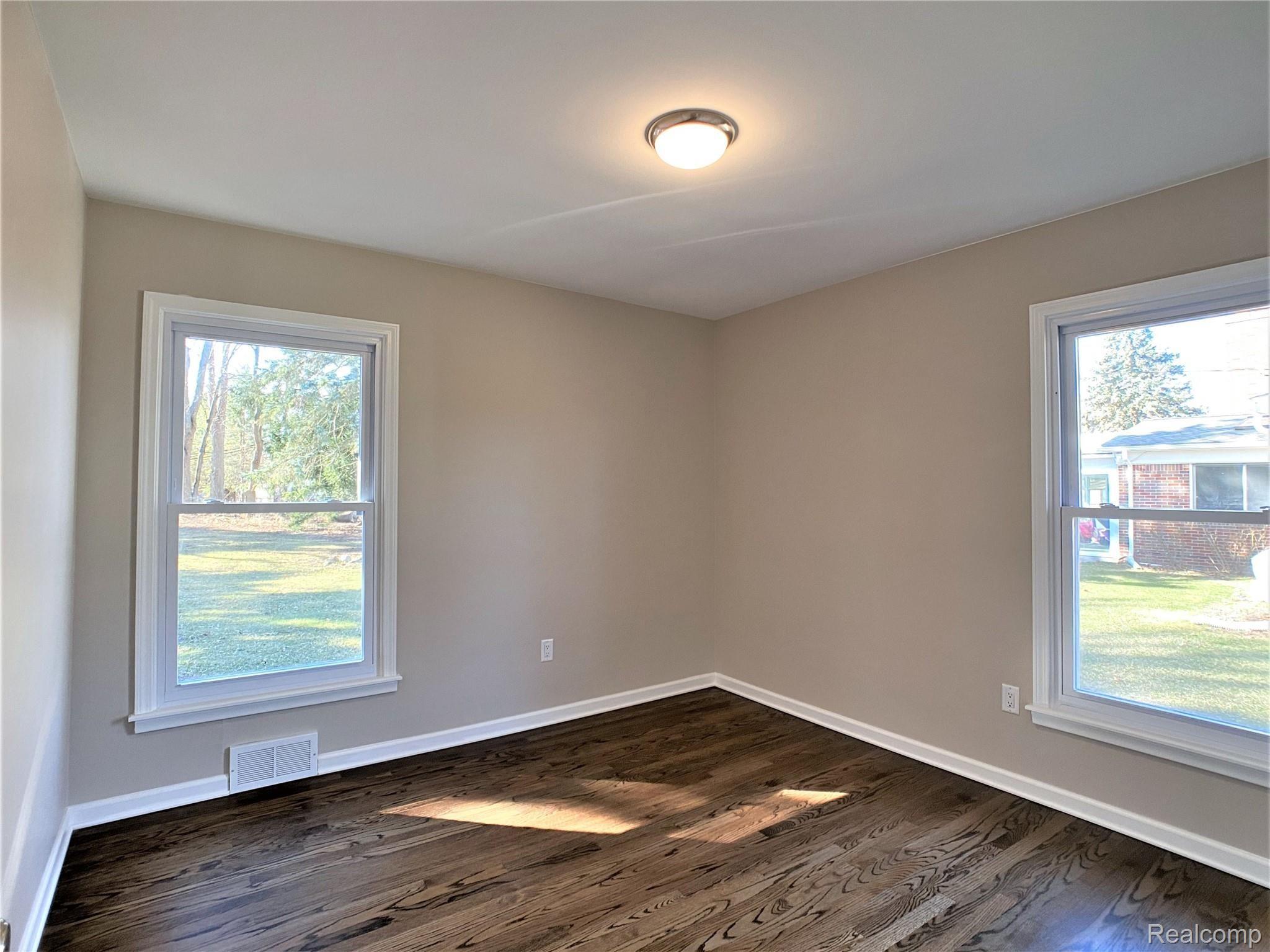 5372 Martin Road Warren, MI 48092 - Photo 21 of 36 Photo Mar 13, 10 02 29 AM.jpg