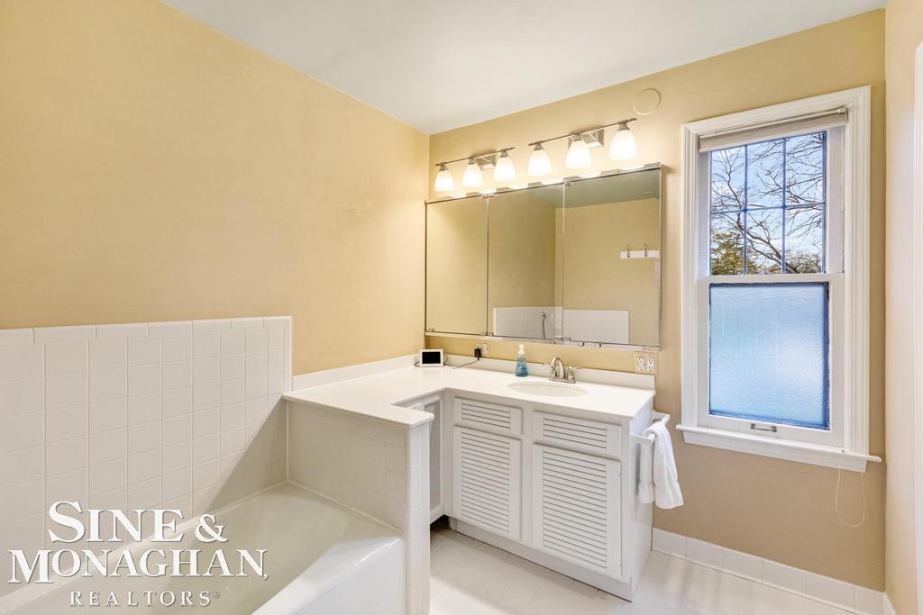 1027 Yorkshire Road Grosse Pointe Park, MI 48230 - Photo 36 of 64