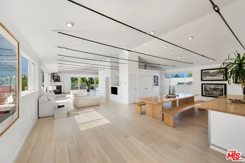 $3,995,000 | 633 Santa Clara Avenue, Venice, CA 90291