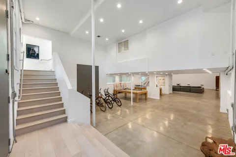$3,995,000 | 633 Santa Clara Avenue, Venice, CA 90291