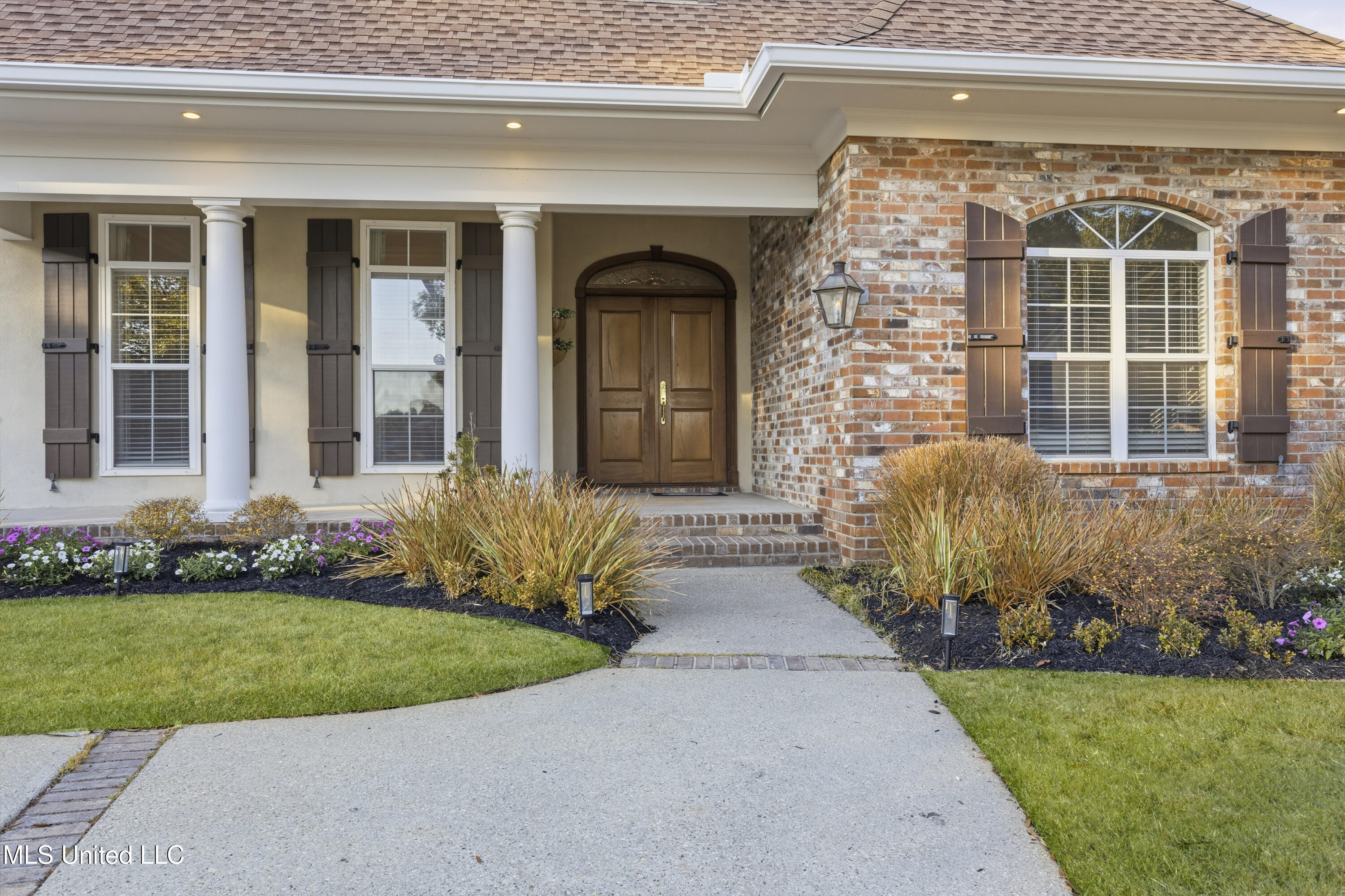 2014 Filoli Court Biloxi, MS 39531 - Photo 4 of 50 0004