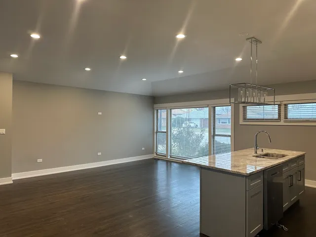 $3,500 | 3830 West Touhy Avenue, Lincolnwood, IL 60712