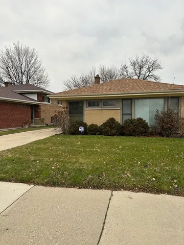 $3,500 | 3830 West Touhy Avenue, Lincolnwood, IL 60712