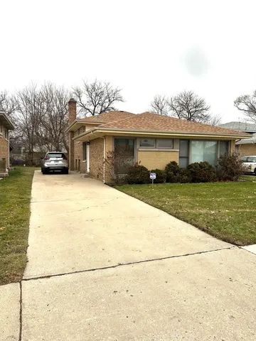 $3,500 | 3830 West Touhy Avenue, Lincolnwood, IL 60712