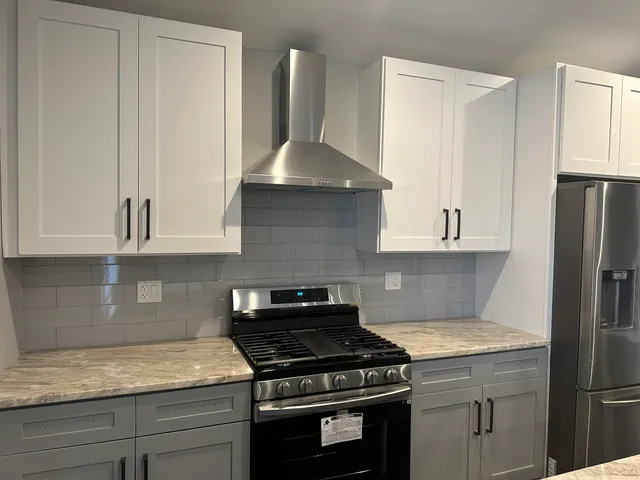 $3,500 | 3830 West Touhy Avenue, Lincolnwood, IL 60712