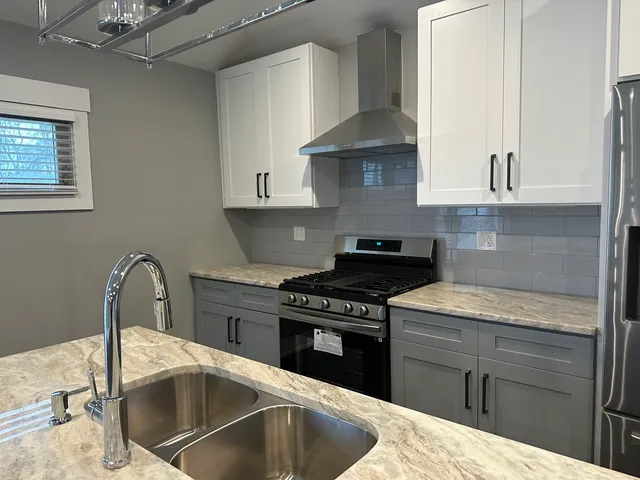 $3,500 | 3830 West Touhy Avenue, Lincolnwood, IL 60712