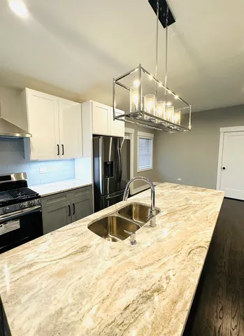 $3,500 | 3830 West Touhy Avenue, Lincolnwood, IL 60712