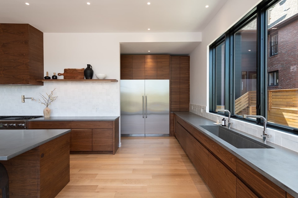 154 Newton Street Weston, MA 02493 - Photo 12 of 42