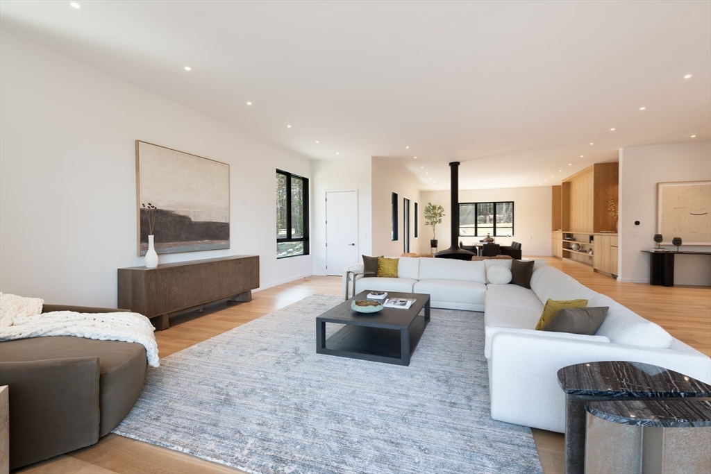 154 Newton Street Weston, MA 02493 - Photo 16 of 42