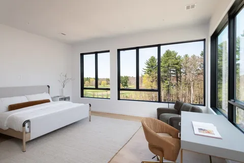 $6,888,000 | 154 Newton Street, Weston, MA 02493