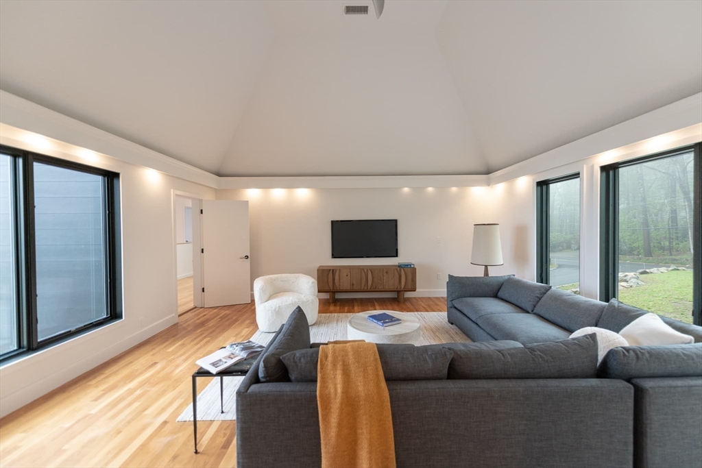 154 Newton Street Weston, MA 02493 - Photo 29 of 42