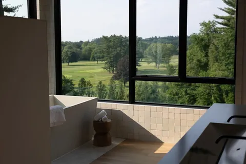 $6,888,000 | 154 Newton Street, Weston, MA 02493