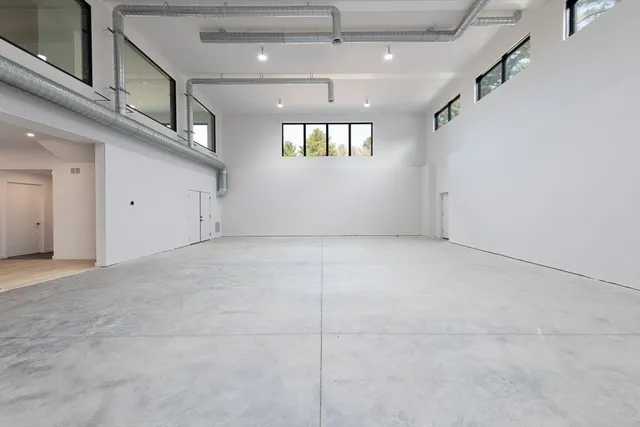 $6,888,000 | 154 Newton Street, Weston, MA 02493