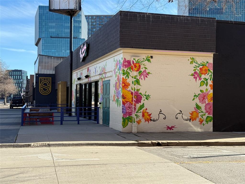 2502 Live Oak Street, Unit 228 Dallas, TX 75204 - Photo 20 of 21 Close to Deep Ellum entertainment district