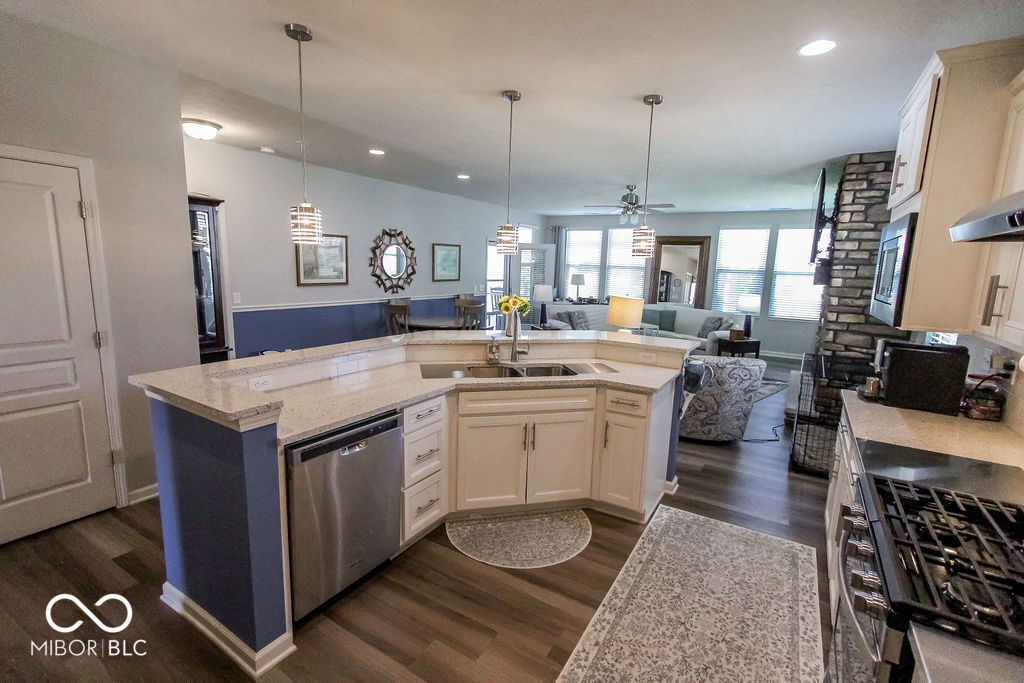 13496 Mosaic Street Fishers, IN 46037 - Photo 12 of 37