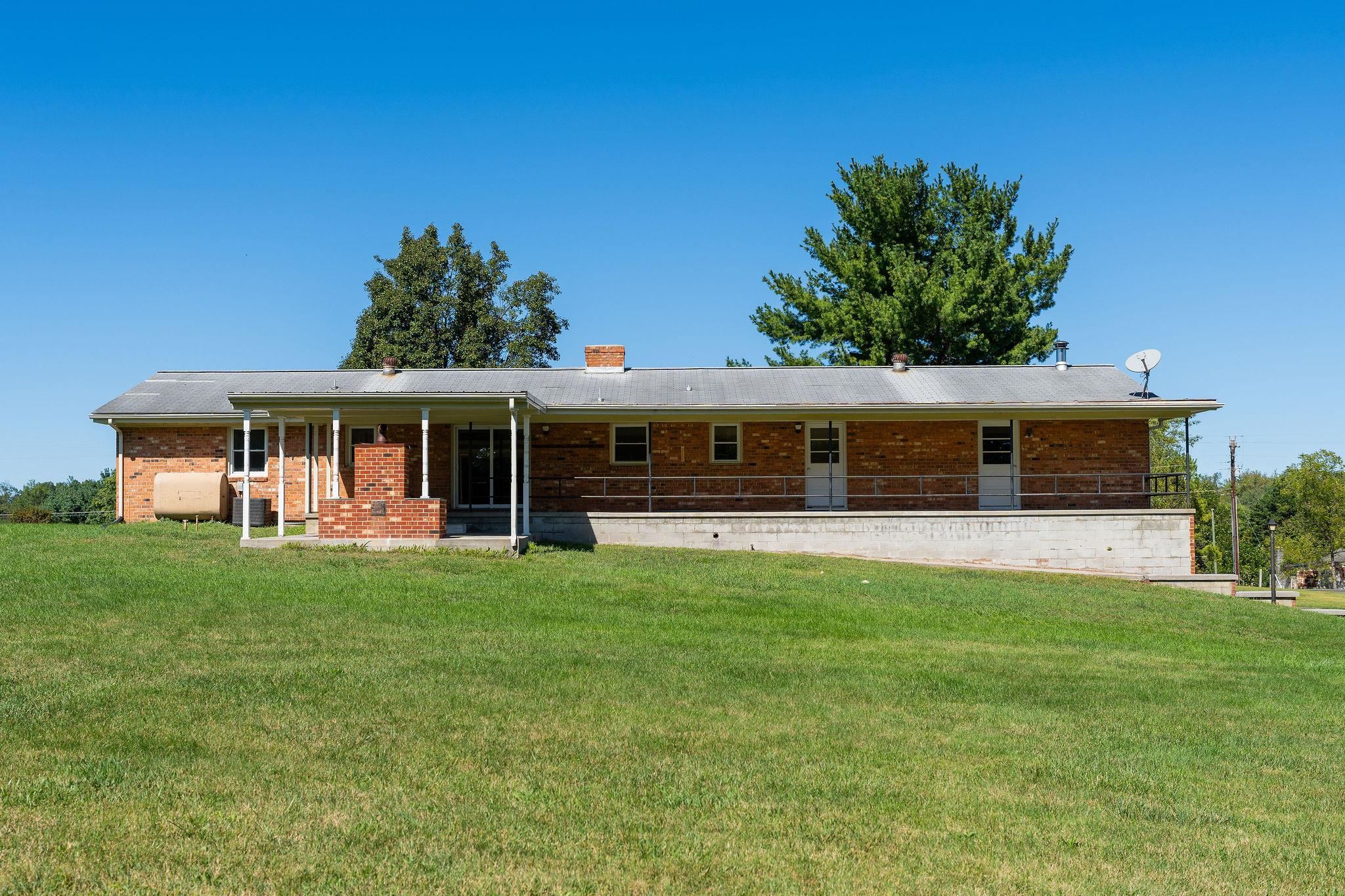 71 Hermitage Road Staunton, VA 24401 - Photo 10 of 66 Gallery Image 10