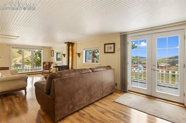 $250,000 | 301 Granite Avenue, Victor, CO 80860