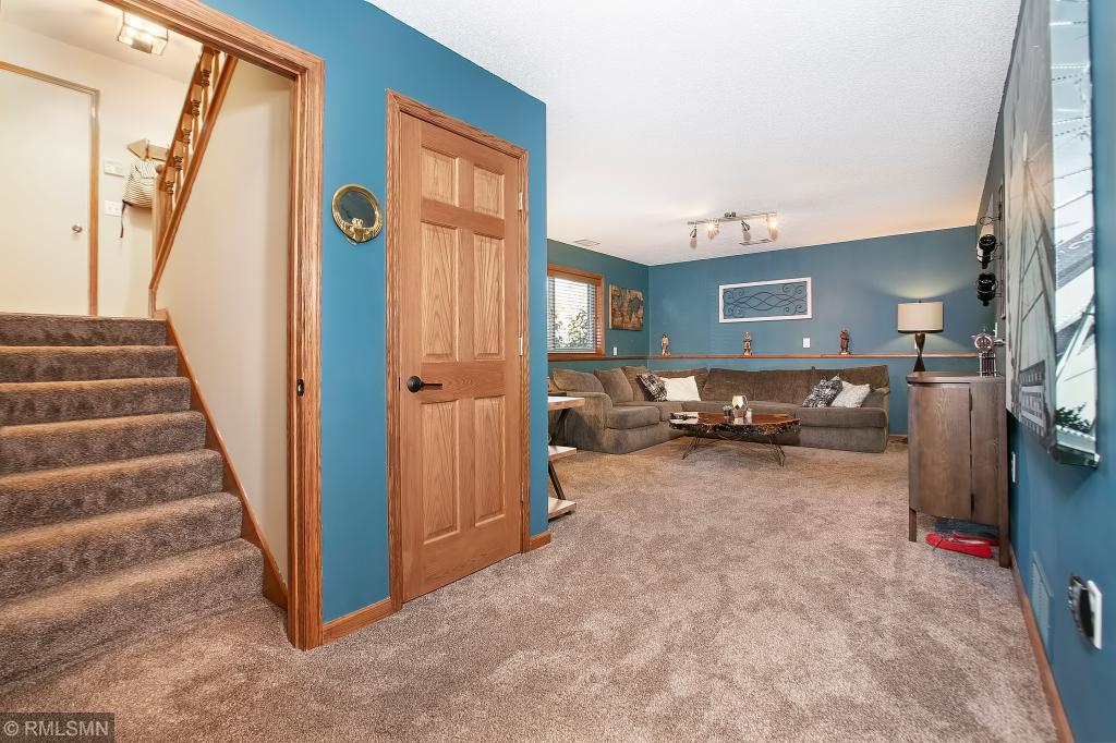 4478 Fawn Ridge Trail Eagan, MN 55123 - Photo 11 of 19 Gallery Image 11