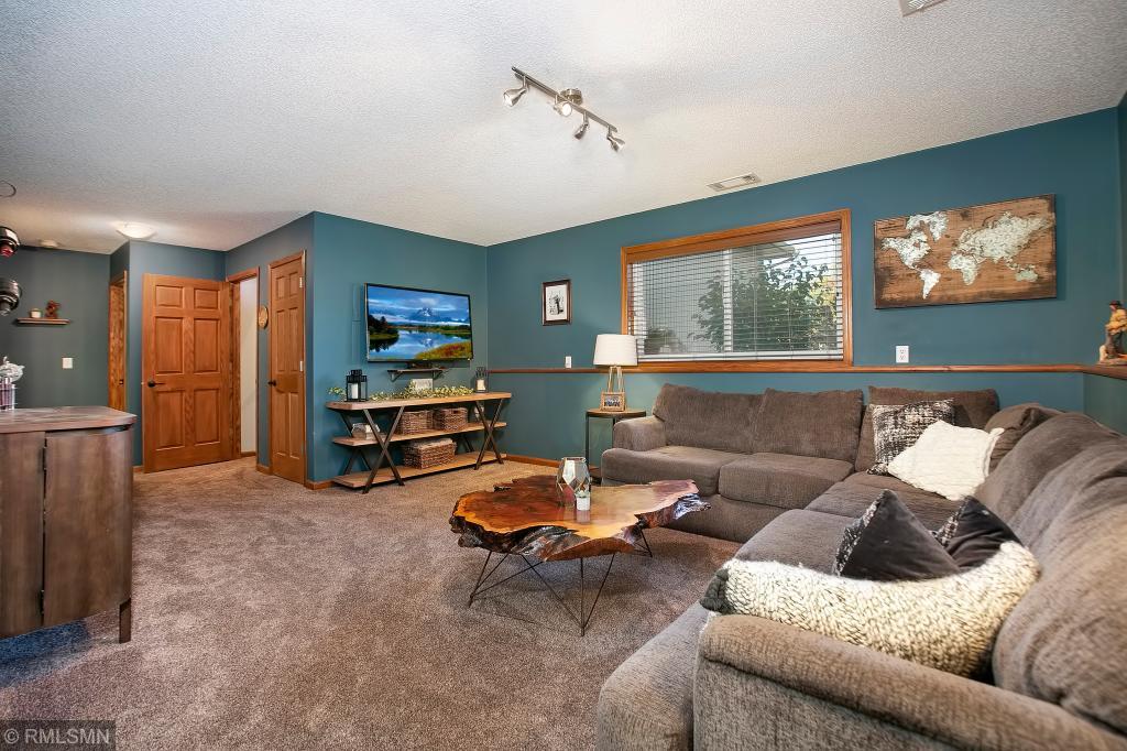 4478 Fawn Ridge Trail Eagan, MN 55123 - Photo 12 of 19 Gallery Image 12