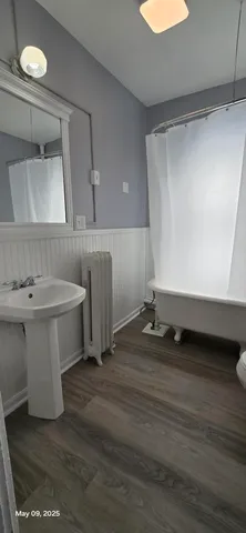 $1,250 | 328 1st Street, Unit 1, Manistee, MI 49660