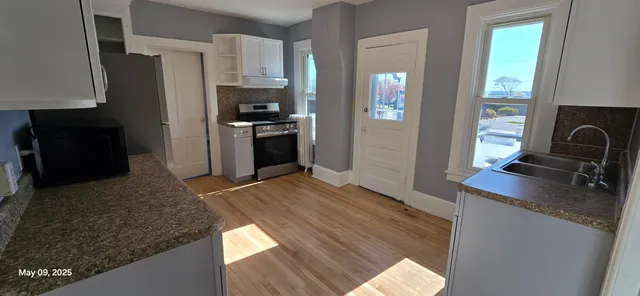 $1,250 | 328 1st Street, Unit 1, Manistee, MI 49660