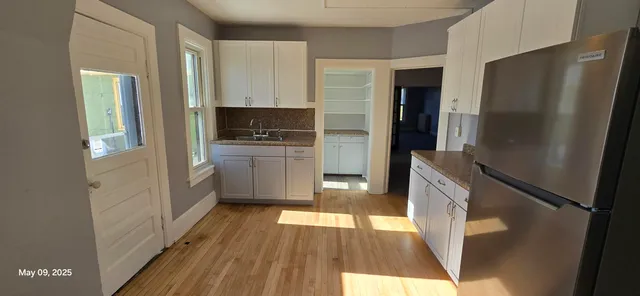 $1,250 | 328 1st Street, Unit 1, Manistee, MI 49660